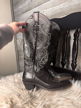 Justin vintage Black Embroidered Western Cowboy Boots - Leather Tall Boot size 6